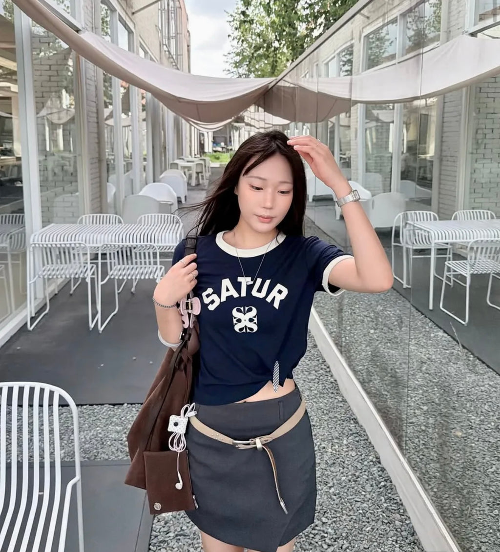 [SATUR] Shin Ye-eun’s PICK (W) Arch Logo Ringer Short Sleeve T-shirt
