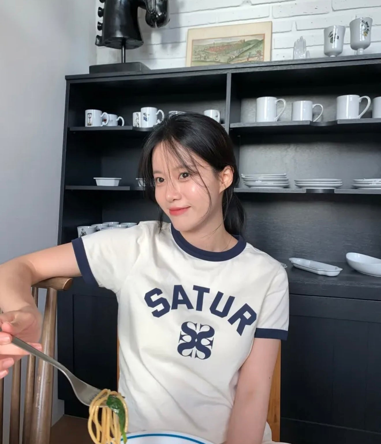 [SATUR] Shin Ye-eun’s PICK (W) Arch Logo Ringer Short Sleeve T-shirt